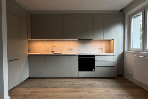 1 bedroom with open-plan kitchen flat to rent, 42 m², Osadní, Praha 1 bedroom with open-plan kitchen flat to rent, 42 m², Osadní, Praha