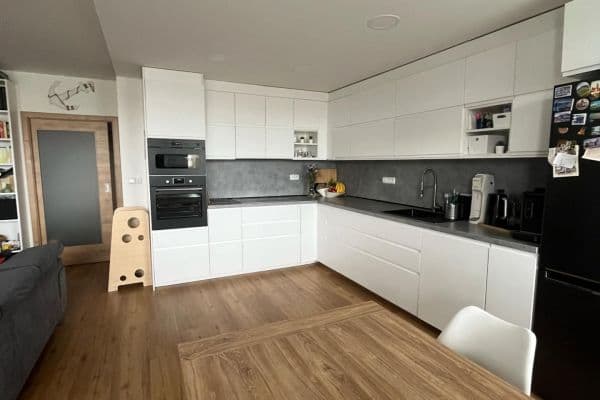 2 bedroom with open-plan kitchen flat to rent, 73 m², Drimlova, Praha 2 bedroom with open-plan kitchen flat to rent, 73 m², Drimlova, Praha