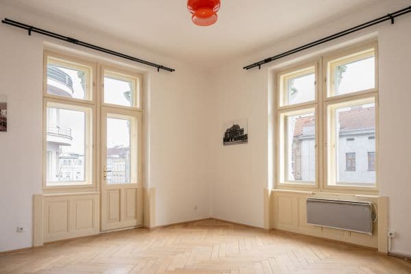 1 bedroom with open-plan kitchen flat to rent, 59 m², Klatovská třída, Plzeň 1 bedroom with open-plan kitchen flat to rent, 59 m², Klatovská třída, Plzeň