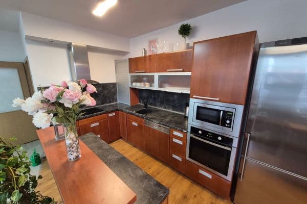 3 bedroom with open-plan kitchen flat to rent, 118 m², Dusíkova, Brno 3 bedroom with open-plan kitchen flat to rent, 118 m², Dusíkova, Brno