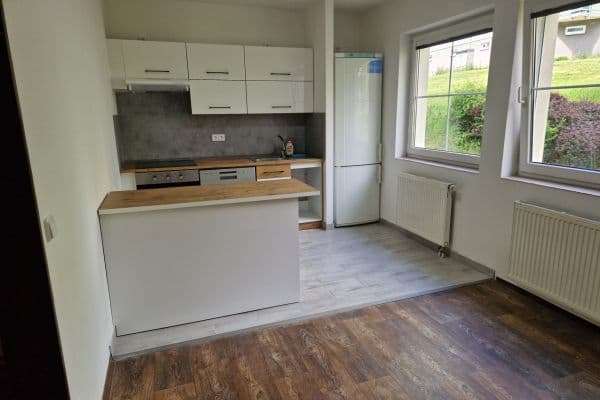 2 bedroom flat to rent, 64 m², Stradovská, Chlumec 2 bedroom flat to rent, 64 m², Stradovská, Chlumec