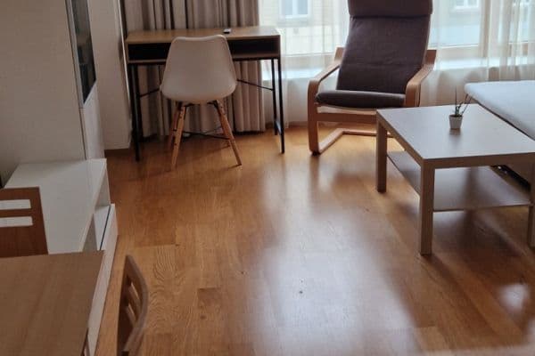 Studio flat to rent, 36 m², Komunardů, Praha Studio flat to rent, 36 m², Komunardů, Praha