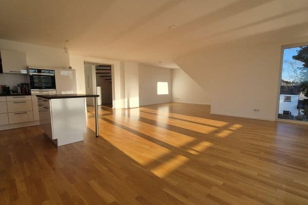 4 bedroom flat to rent, 160 m², Frankfurt 4 bedroom flat to rent, 160 m², Frankfurt