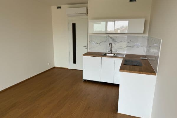 Studio flat to rent, 35 m², Šrámkové, Praha Studio flat to rent, 35 m², Šrámkové, Praha