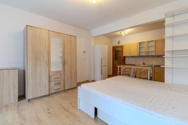 Studio flat to rent, 34 m², U Dráhy, Studio flat to rent, 34 m², U Dráhy,
