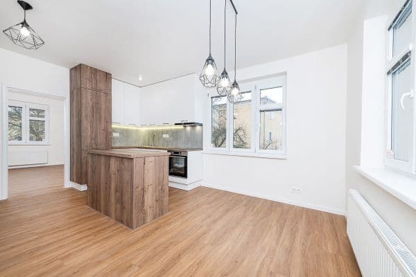 3 bedroom with open-plan kitchen flat for sale, 75 m², K Orionce, Praha 3 bedroom with open-plan kitchen flat for sale, 75 m², K Orionce, Praha