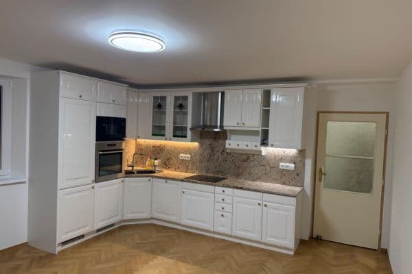 1 bedroom with open-plan kitchen flat to rent, 45 m², Michelská, Praha 1 bedroom with open-plan kitchen flat to rent, 45 m², Michelská, Praha