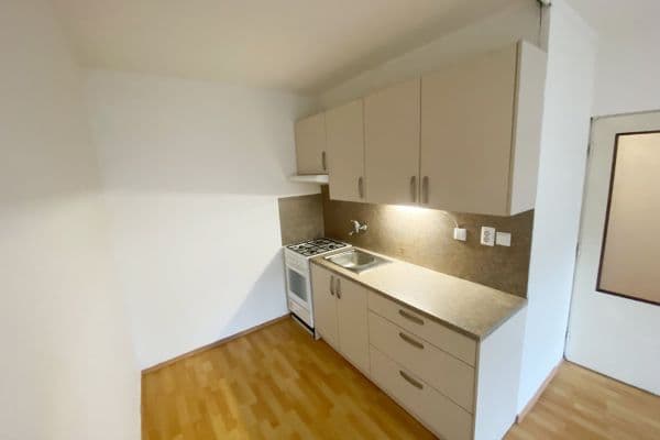 1 bedroom with open-plan kitchen flat to rent, 40 m², Jetelová, 1 bedroom with open-plan kitchen flat to rent, 40 m², Jetelová,