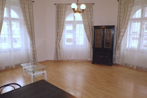 2 bedroom flat to rent, 67 m², Roháčova, Praha 2 bedroom flat to rent, 67 m², Roháčova, Praha