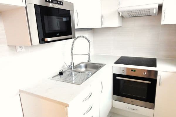 Studio flat to rent, 26 m², Veltruská, Praha Studio flat to rent, 26 m², Veltruská, Praha