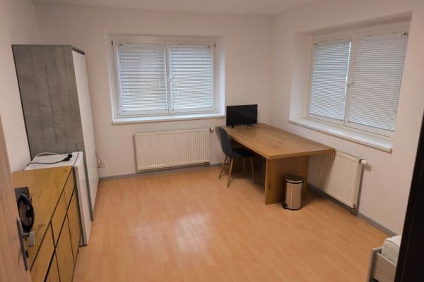 Studio flat to rent, 17 m², Velvarská, Horoměřice Studio flat to rent, 17 m², Velvarská, Horoměřice