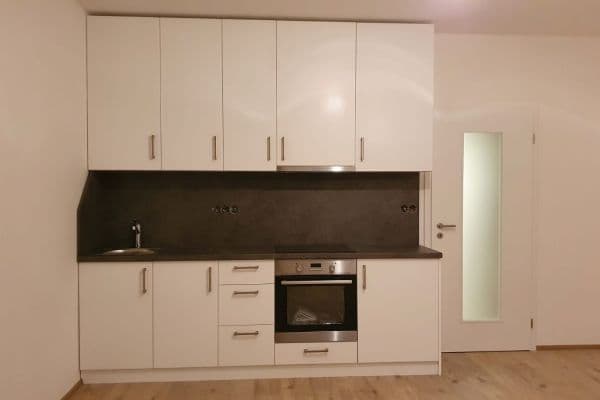 Studio flat to rent, 30 m², Šífařská, Praha Studio flat to rent, 30 m², Šífařská, Praha