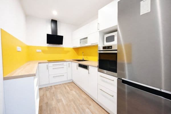 2 bedroom with open-plan kitchen flat to rent, 83 m², Václavská, Kolín, Středočeský Region 2 bedroom with open-plan kitchen flat to rent, 83 m², Václavská, Kolín, Středočeský Region