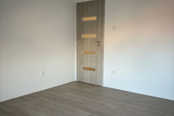 1 bedroom with open-plan kitchen flat to rent, 63 m², Češkova, Pardubice 1 bedroom with open-plan kitchen flat to rent, 63 m², Češkova, Pardubice