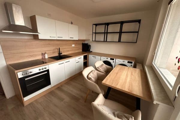 3 bedroom flat to rent, 81 m², Lipenská, České Budějovice, Jihočeský Region 3 bedroom flat to rent, 81 m², Lipenská, České Budějovice, Jihočeský Region