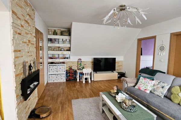 2 bedroom with open-plan kitchen flat to rent, 72 m², Průběžná, Nupaky 2 bedroom with open-plan kitchen flat to rent, 72 m², Průběžná, Nupaky