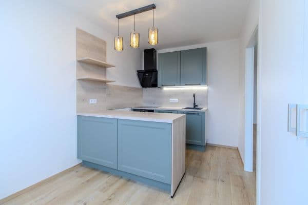 3 bedroom flat to rent, 69 m², Slancova, 3 bedroom flat to rent, 69 m², Slancova,