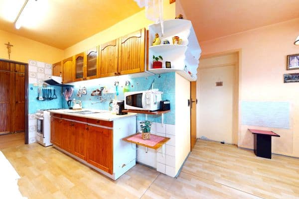 4 bedroom flat for sale, 82 m², Školská, Považská Bystrica 4 bedroom flat for sale, 82 m², Školská, Považská Bystrica