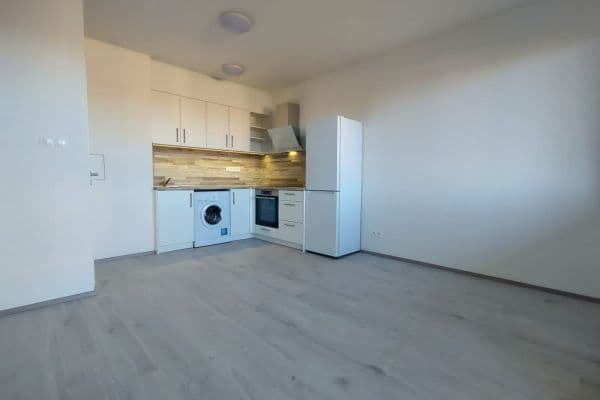 1 bedroom with open-plan kitchen flat to rent, 36 m², Karla Čapka, Unhošť 1 bedroom with open-plan kitchen flat to rent, 36 m², Karla Čapka, Unhošť