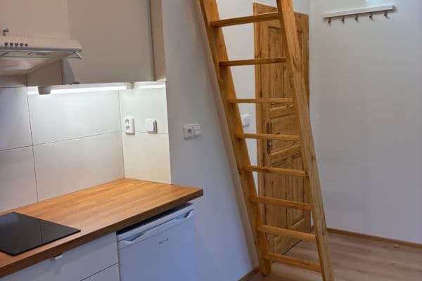 Studio flat to rent, 32 m², Za Mlýnem, Hostivice Studio flat to rent, 32 m², Za Mlýnem, Hostivice