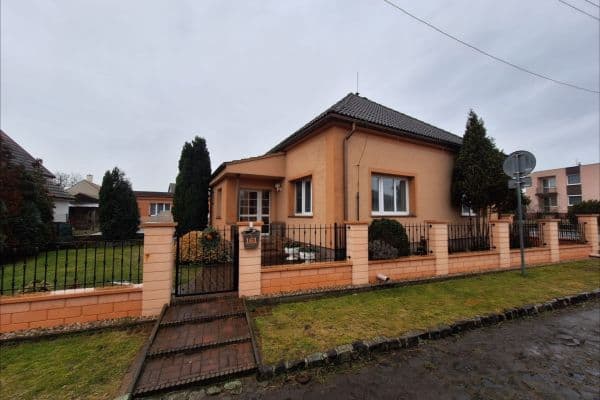 2 bedroom with open-plan kitchen flat to rent, 90 m², Dlážděná, Dřísy 2 bedroom with open-plan kitchen flat to rent, 90 m², Dlážděná, Dřísy