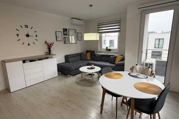 2 bedroom with open-plan kitchen flat for sale, 88 m², Miroslava Hajna, Praha 2 bedroom with open-plan kitchen flat for sale, 88 m², Miroslava Hajna, Praha