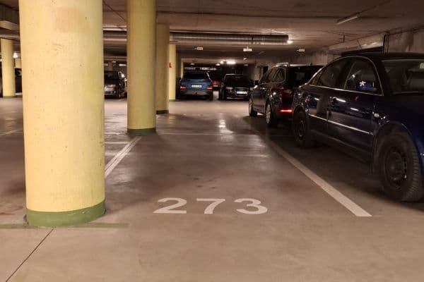 garage to rent, 13 m², Pelušková, Praha garage to rent, 13 m², Pelušková, Praha