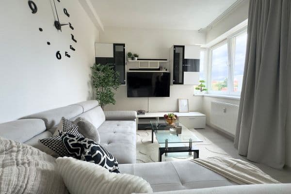 flat to rent, 70 m², Dvacátého Osmého Pluku, Praha flat to rent, 70 m², Dvacátého Osmého Pluku, Praha