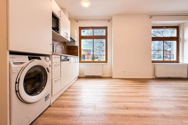 Studio flat to rent, 28 m², Jenečská, Praha Studio flat to rent, 28 m², Jenečská, Praha