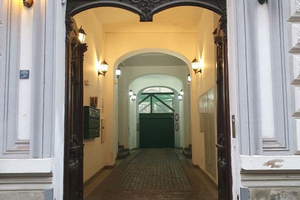 garage to rent, 15 m², Varšavská, Praha garage to rent, 15 m², Varšavská, Praha