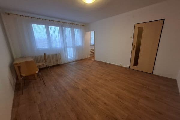 Studio flat to rent, 36 m², Stavařov, Pardubice Studio flat to rent, 36 m², Stavařov, Pardubice