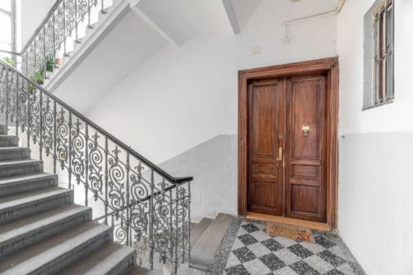 3 bedroom with open-plan kitchen flat to rent, 110 m², Vojtěšská, Praha 3 bedroom with open-plan kitchen flat to rent, 110 m², Vojtěšská, Praha