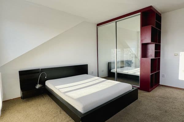 2 bedroom with open-plan kitchen flat to rent, 61 m², Varšavská, Praha 2 bedroom with open-plan kitchen flat to rent, 61 m², Varšavská, Praha