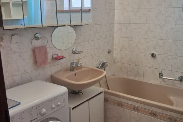 2 bedroom with open-plan kitchen flat to rent, 93 m², Štychova, Praha 2 bedroom with open-plan kitchen flat to rent, 93 m², Štychova, Praha