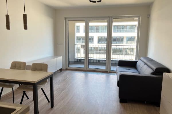 Studio flat to rent, 33 m², U Tesly, Praha Studio flat to rent, 33 m², U Tesly, Praha