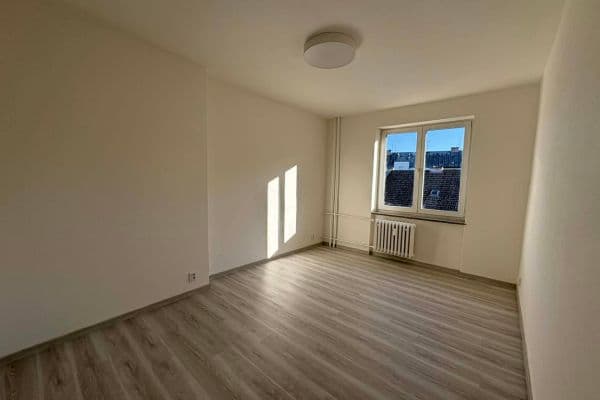 2 bedroom flat to rent, 48 m², Zd. Petříka, Kladno, Středočeský Region 2 bedroom flat to rent, 48 m², Zd. Petříka, Kladno, Středočeský Region