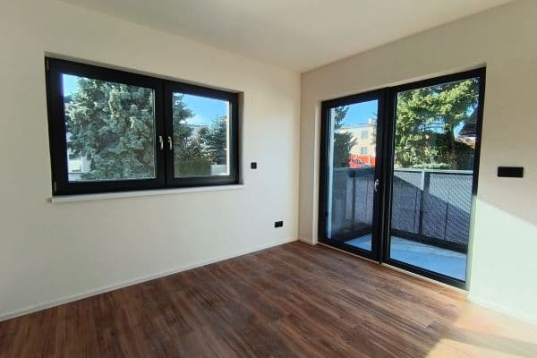 2 bedroom with open-plan kitchen flat to rent, 58 m², Podedvorská, Praha 2 bedroom with open-plan kitchen flat to rent, 58 m², Podedvorská, Praha