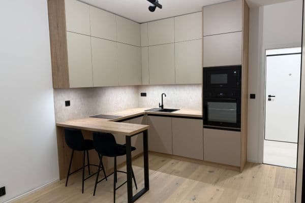 Studio flat to rent, 28 m², Krymská, Praha Studio flat to rent, 28 m², Krymská, Praha