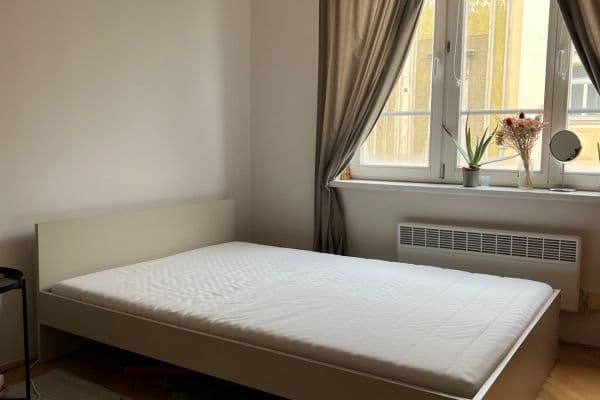 Studio flat to rent, 30 m², U Křížku, Praha Studio flat to rent, 30 m², U Křížku, Praha