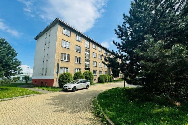 garage to rent, 23 m², náměstí Jiřího Myrona, Ostrava, Moravskoslezský Region garage to rent, 23 m², náměstí Jiřího Myrona, Ostrava, Moravskoslezský Region