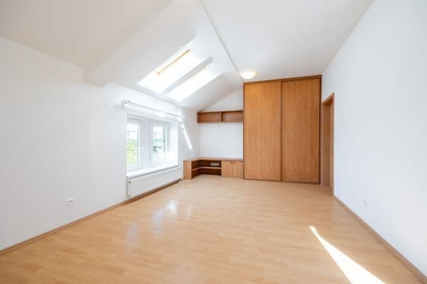 Studio flat for sale, 38 m², Boloňská, Praha Studio flat for sale, 38 m², Boloňská, Praha