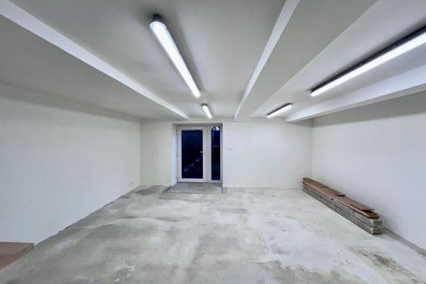 non-residential property for sale, 35 m², Ve Stínu, Praha non-residential property for sale, 35 m², Ve Stínu, Praha