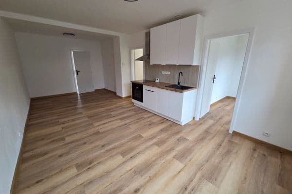 2 bedroom with open-plan kitchen flat to rent, 53 m², Křížkovského, Teplice, Ústecký Region 2 bedroom with open-plan kitchen flat to rent, 53 m², Křížkovského, Teplice, Ústecký Region