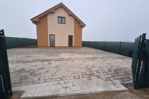 1 bedroom with open-plan kitchen flat to rent, 50 m², Za Humny, Chyňava 1 bedroom with open-plan kitchen flat to rent, 50 m², Za Humny, Chyňava