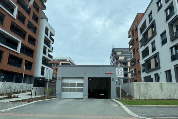 garage to rent, 15 m², Poděbradská, Praha garage to rent, 15 m², Poděbradská, Praha