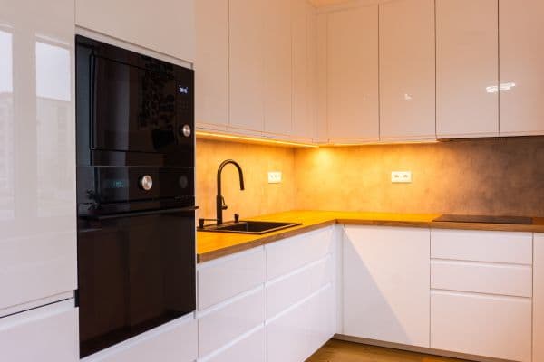 2 bedroom with open-plan kitchen flat to rent, 65 m², Slévačská, Praha 2 bedroom with open-plan kitchen flat to rent, 65 m², Slévačská, Praha