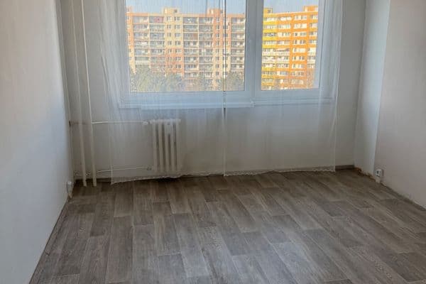 3 bedroom flat to rent, 76 m², Amforová, Praha 3 bedroom flat to rent, 76 m², Amforová, Praha