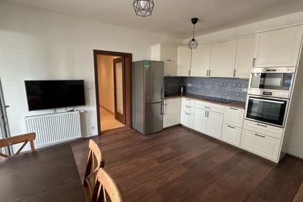 1 bedroom with open-plan kitchen flat to rent, 60 m², Modenská, Praha 1 bedroom with open-plan kitchen flat to rent, 60 m², Modenská, Praha