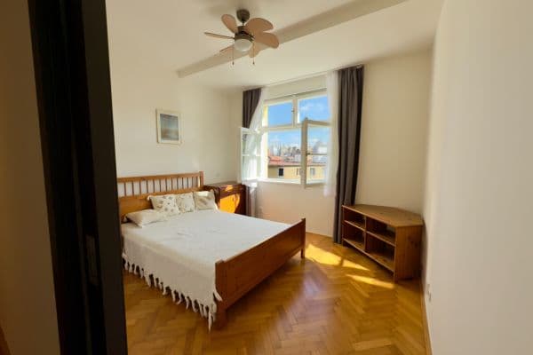 1 bedroom with open-plan kitchen flat to rent, 42 m², Pod Zvonařkou, Praha 1 bedroom with open-plan kitchen flat to rent, 42 m², Pod Zvonařkou, Praha