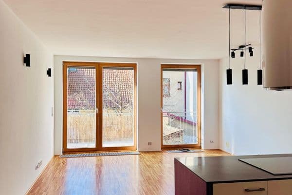 2 bedroom with open-plan kitchen flat to rent, 77 m², Pod Hliništěm, Praha 2 bedroom with open-plan kitchen flat to rent, 77 m², Pod Hliništěm, Praha